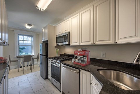 Floor plan for 1 bed, 1 bath, 831 sqft